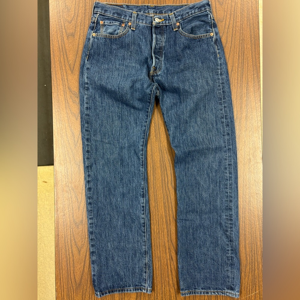 Levi's Blue 501 button fly men’s Straight Jeans with Iconic Design 💯cotton - Picture 6 of 6